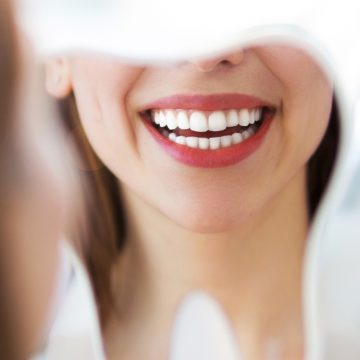 What is the Treatment Process for Straightening Teeth with Invisalign?