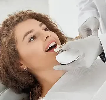 What is the Treatment Process for Straightening Teeth with Invisalign?
