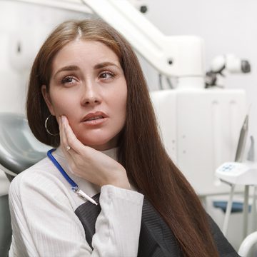 Having Dental Emergency? Here’s What You Should & Shouldn’t Do